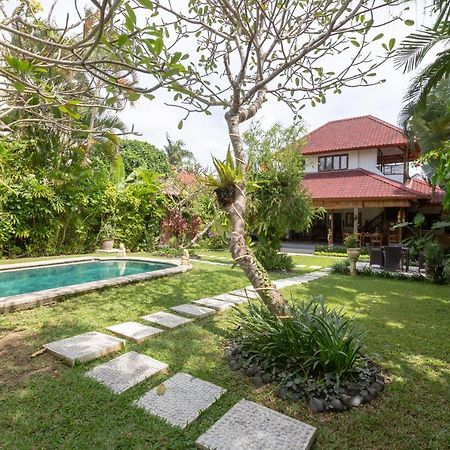 Villa Poppy Seminyak Εξωτερικό φωτογραφία