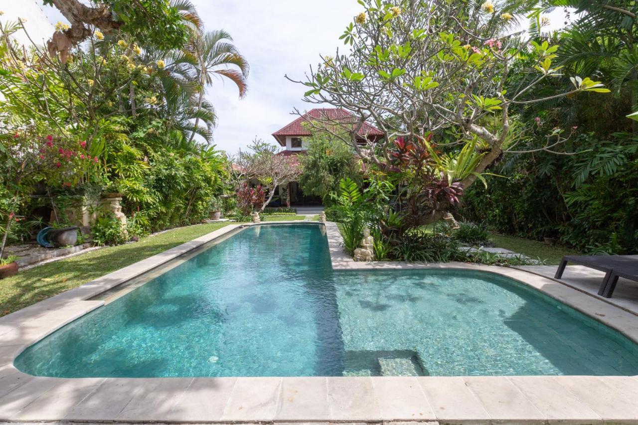 Villa Poppy Seminyak Εξωτερικό φωτογραφία